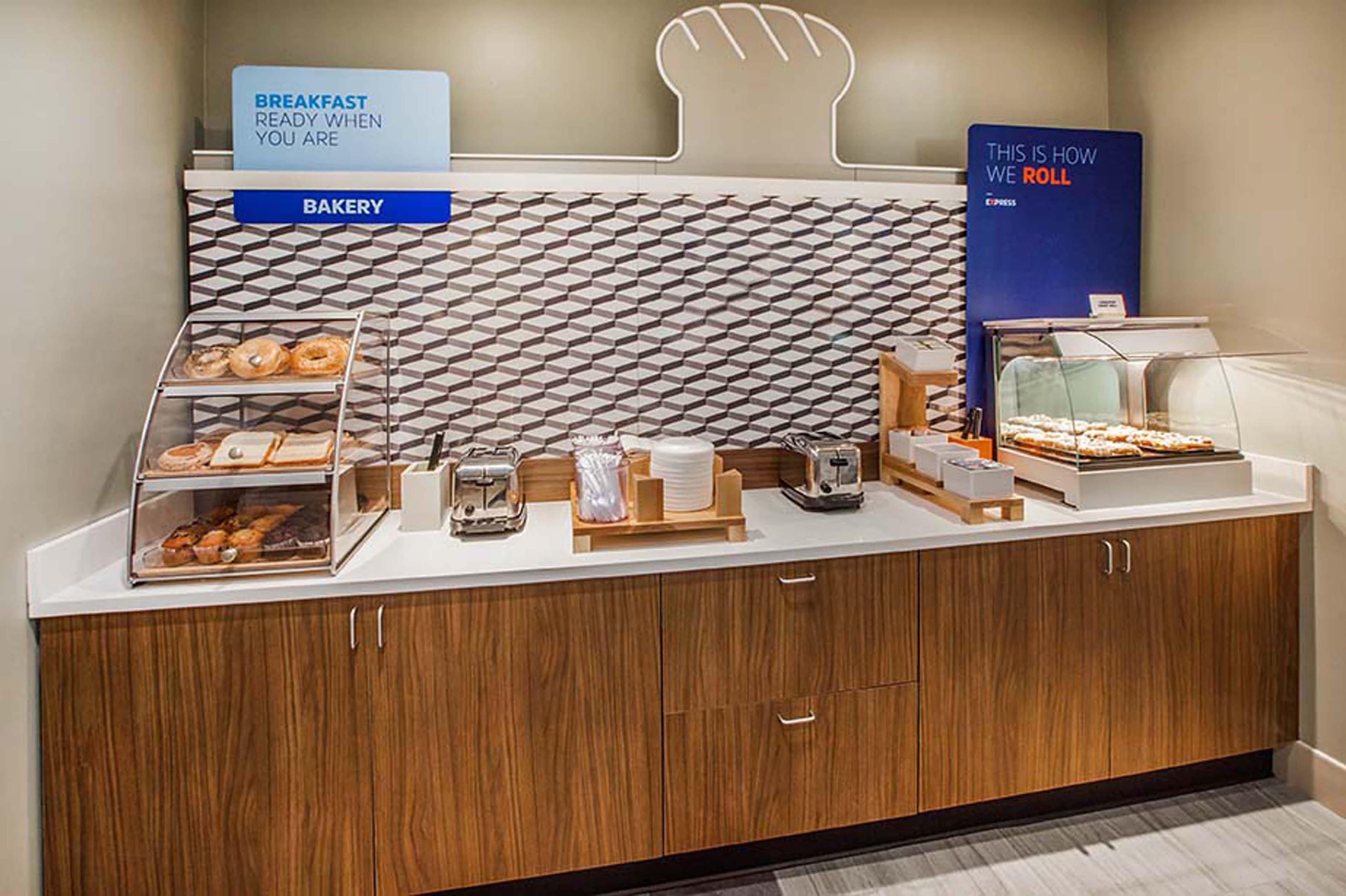 Holiday Inn Express & Suites Morristown By Ihg Экстерьер фото